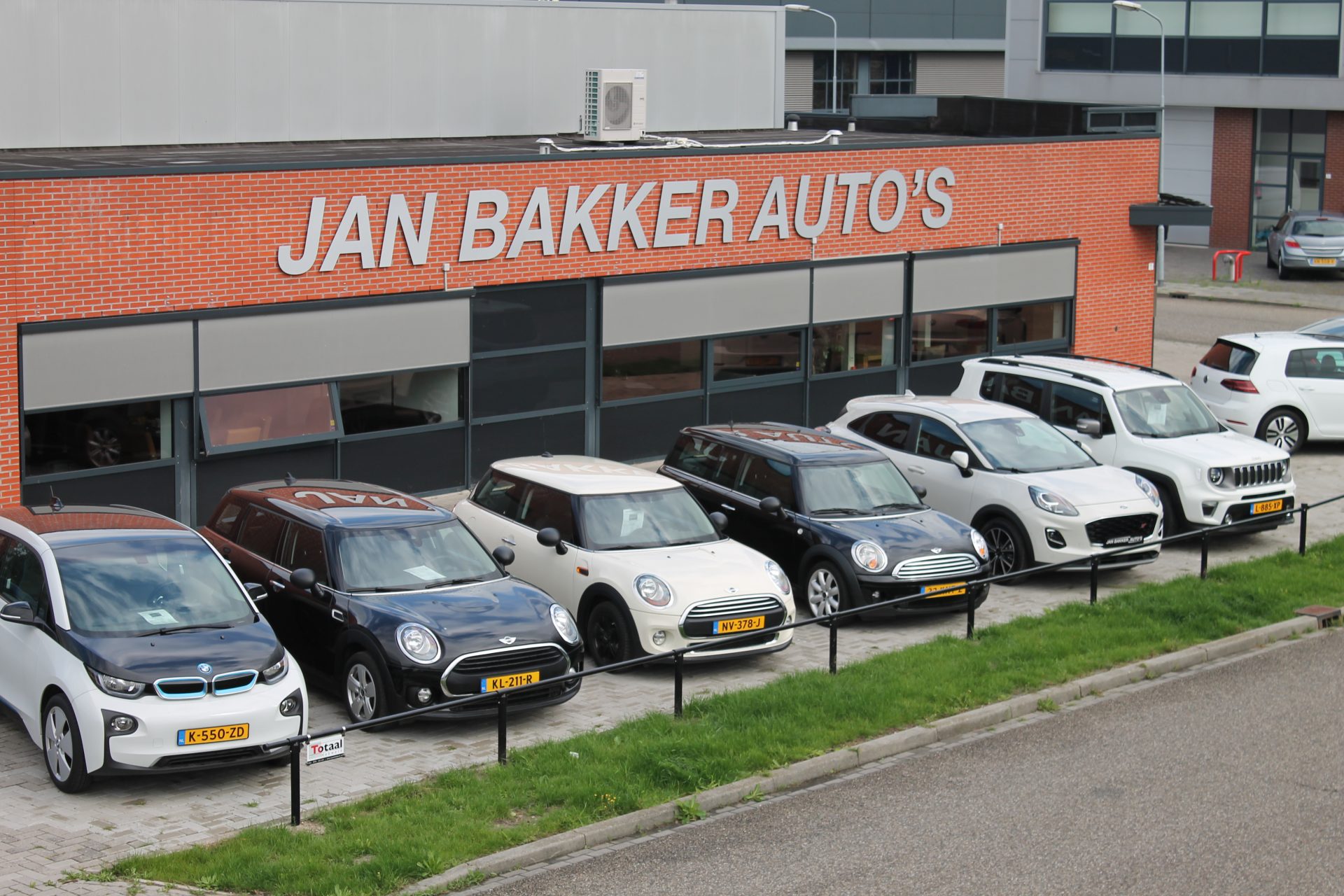 Jan Bakker auto's - uiterwaardestraat
